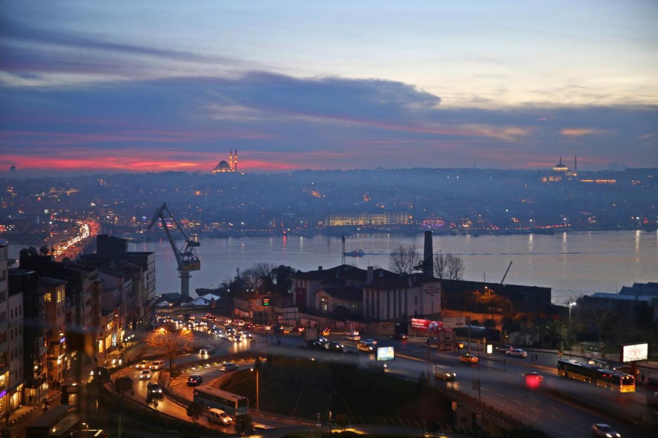 โรงแรมดารู สุลต่าน กาลาตา อิสตันบูล ภายนอก รูปภาพ The port of Varvarovski
